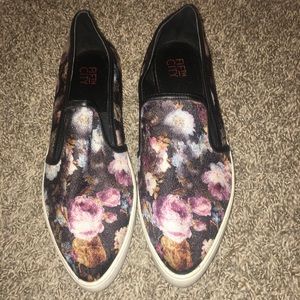Floral Pointed Slip on shoes